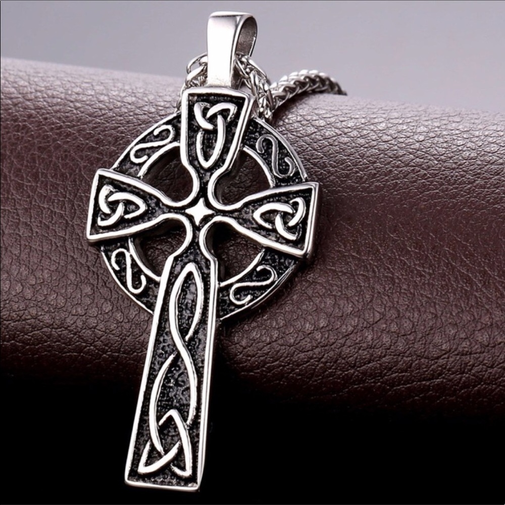 New stainless steel cross necklace